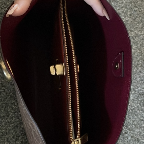 ❌SOLD❌NWT Coach bucket bag with wallet - Picture 3 of 5